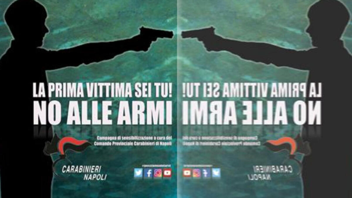 A 12 anni in strada punta il coltello alla gola degli amichetti - 