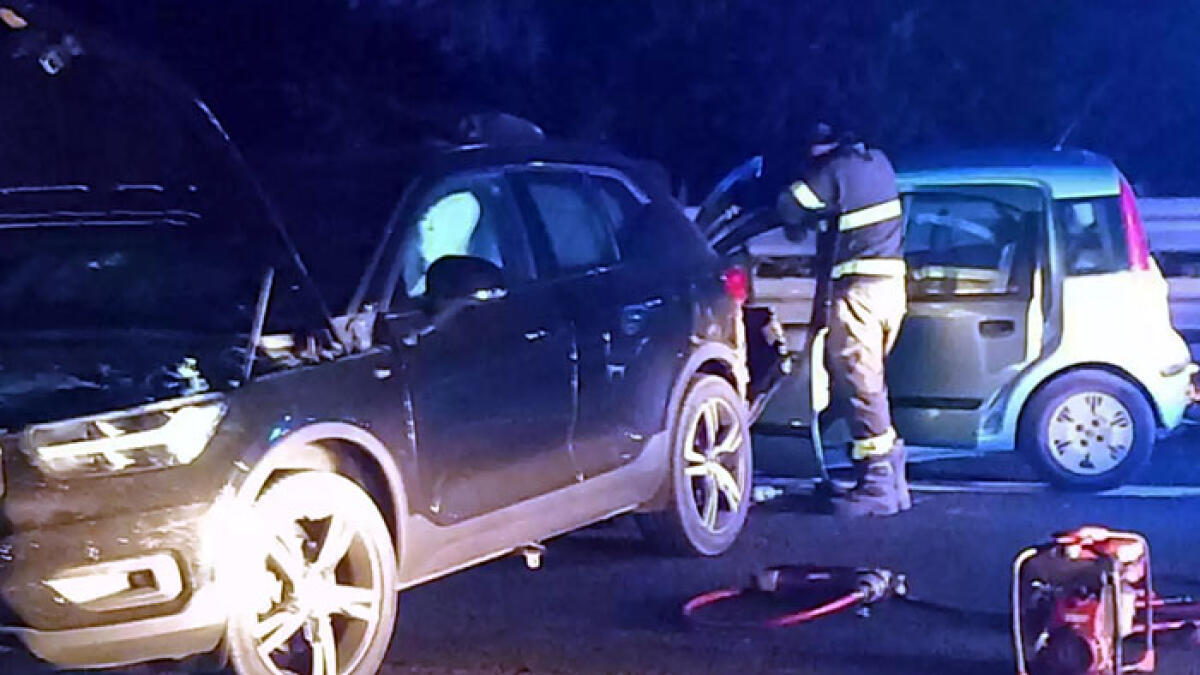 Inferno di lamiere in autostrada verso Napoli: un morto e 10 feriti, bimbo al Santobono - 