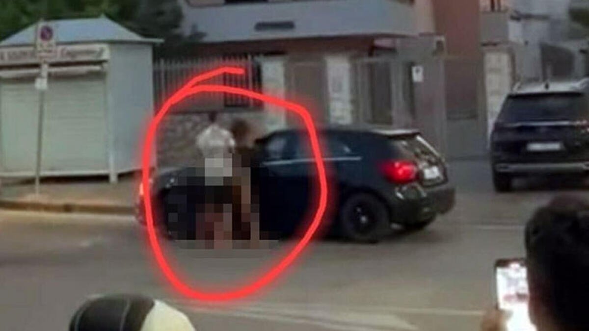 Lo avevano fatto in strada, in auto c'era bimbo di 3 anni: doppia denuncia - 