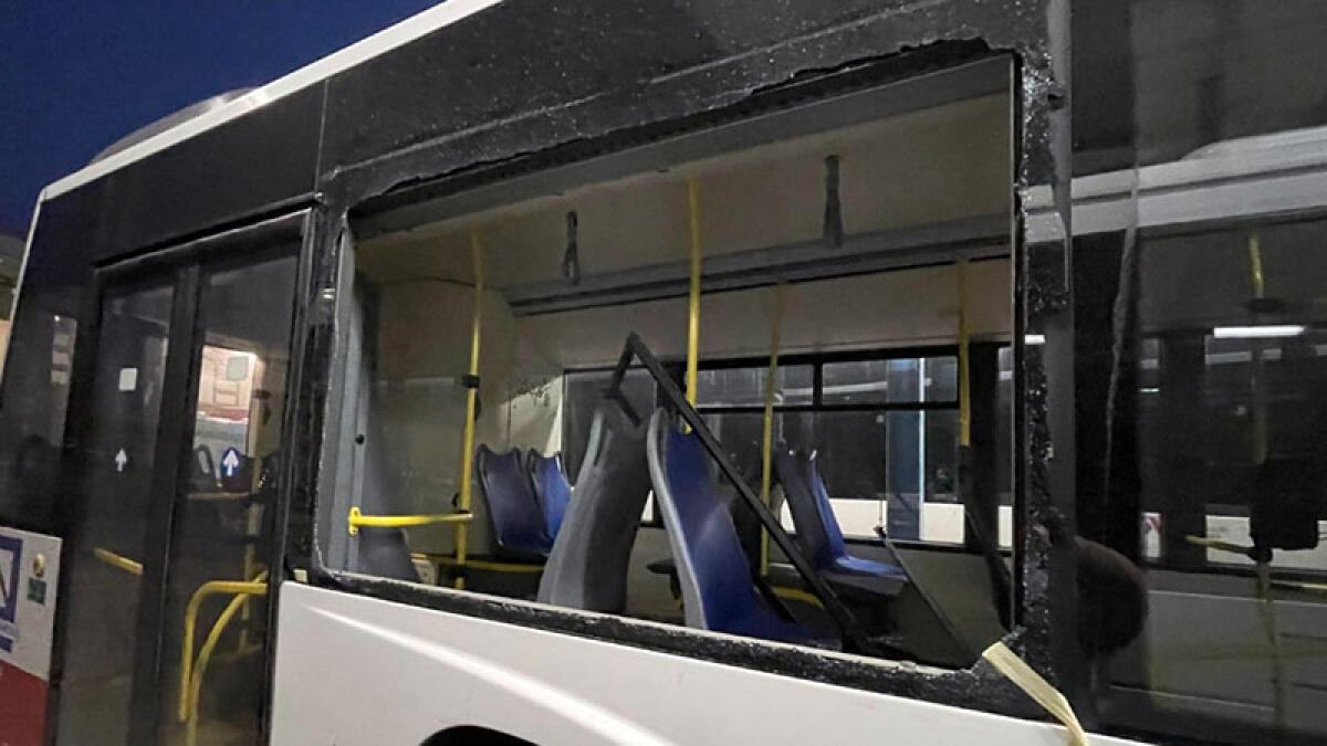 Autobus Eav distrutto dai vandali - 