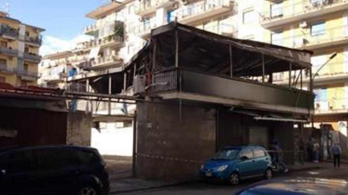 Sala eventi distrutta dalle fiamme - 