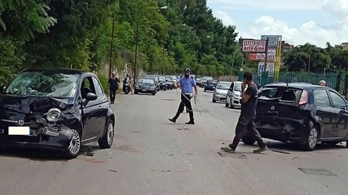 Tamponamento e carambola tra più auto: tre feriti - 