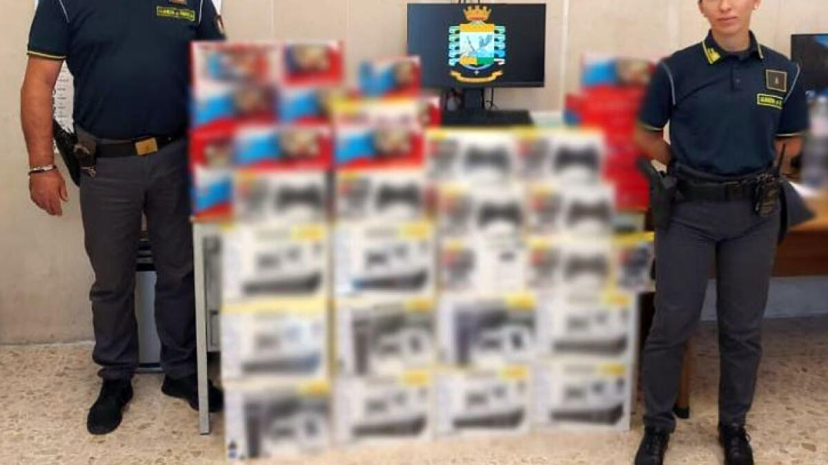 Falsificate anche le consolle per videogiochi: scatta il maxi-sequestro - 