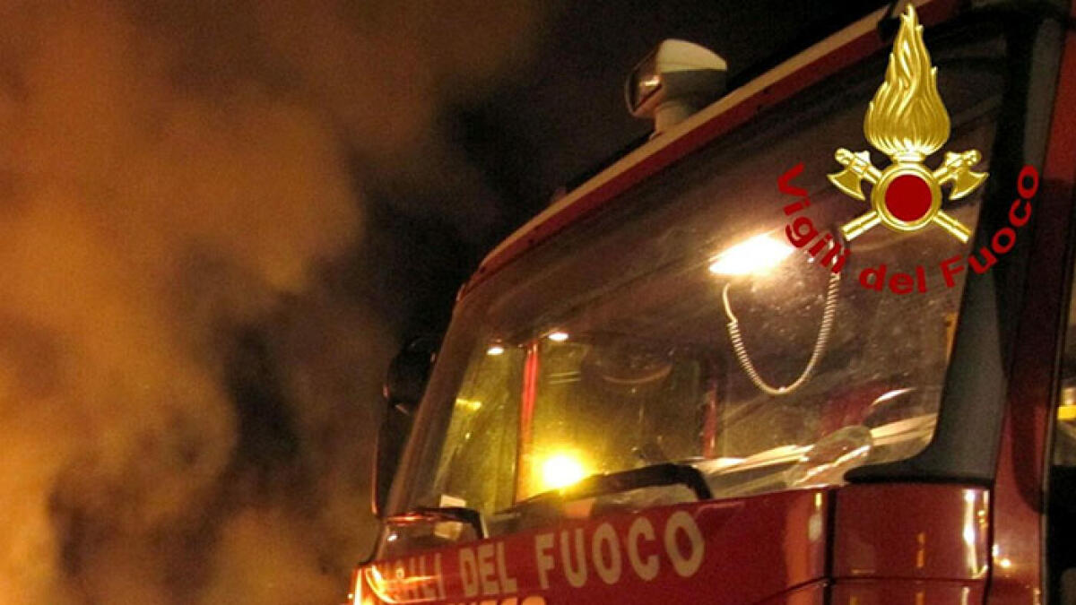 Esplode auto in garage, feriti e ustionati - 