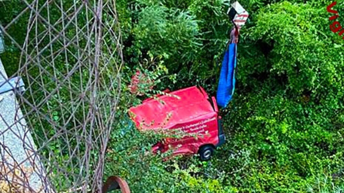 Precipita col furgone dal cavalcavia: muore a 34 anni - 