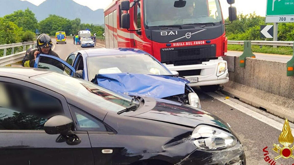 Schianto sulla Statale: tre feriti - 