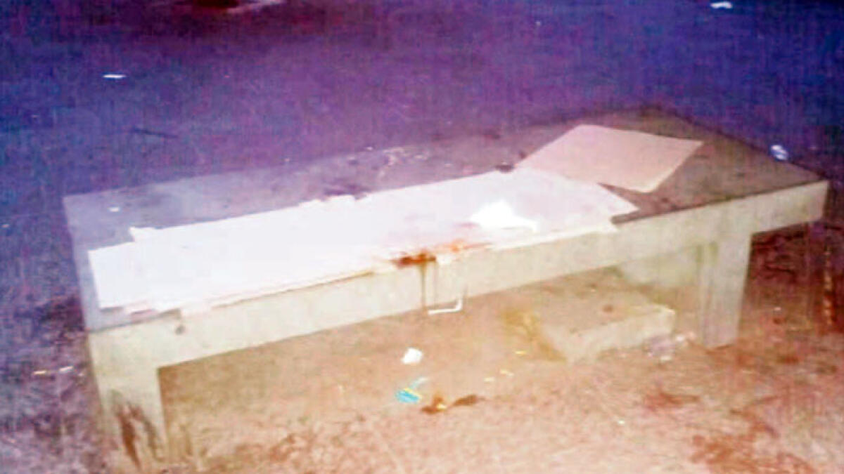 Lancio di uova contro i clochard - 