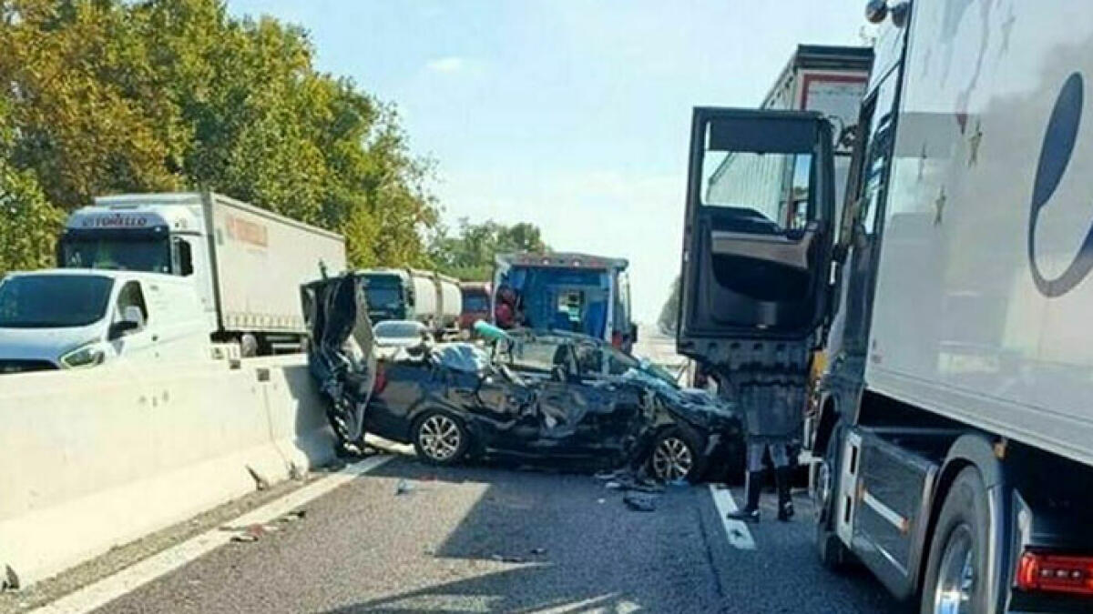 Schiacciate in autostrada, morte mamma e figlia di 5 anni della Campania - 