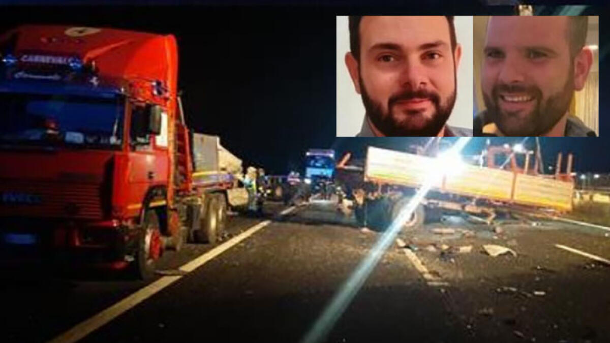 Bus carico di migranti si scontra con un tir: morti i due giovani autisti, 25 feriti - 