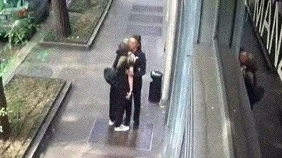 Giulia uccisa incinta di 9 mesi, nell'ultima foto l'abbraccio con l'amante del compagno - 