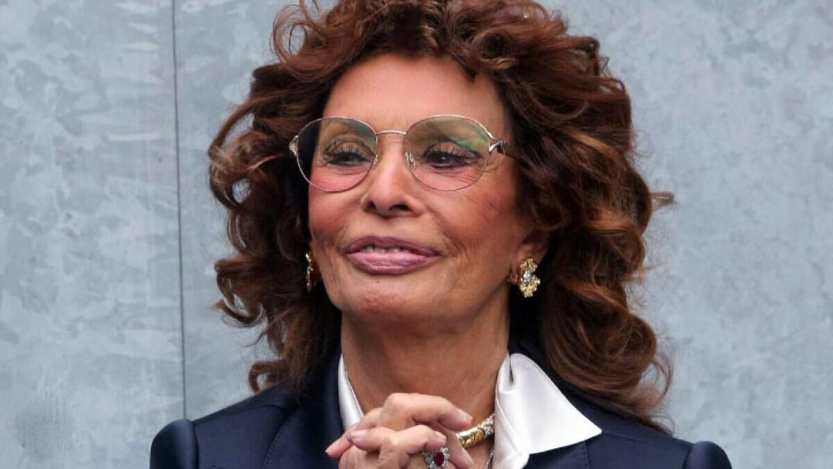 Sophia Loren cade in casa e viene operata - 