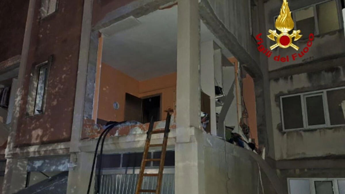 Esplosione in appartamento, 40enne del Napoletano con ustioni gravissime - 