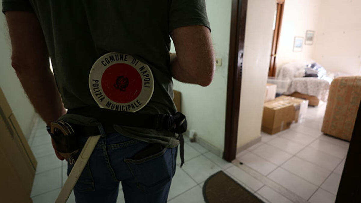 Sequestrato il deposito dell'abbigliamento di lusso contraffatto - 