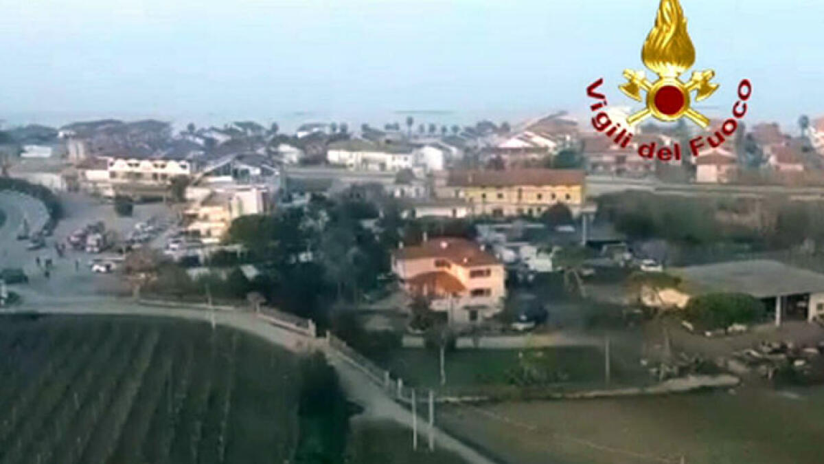 Esplode fabbrica, almeno tre morti - 