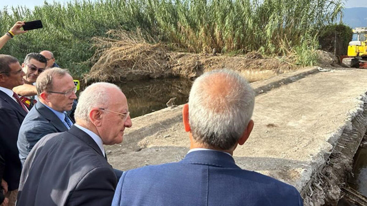 Fiume Sarno, partita la demolizione di Ponte Marconi - 