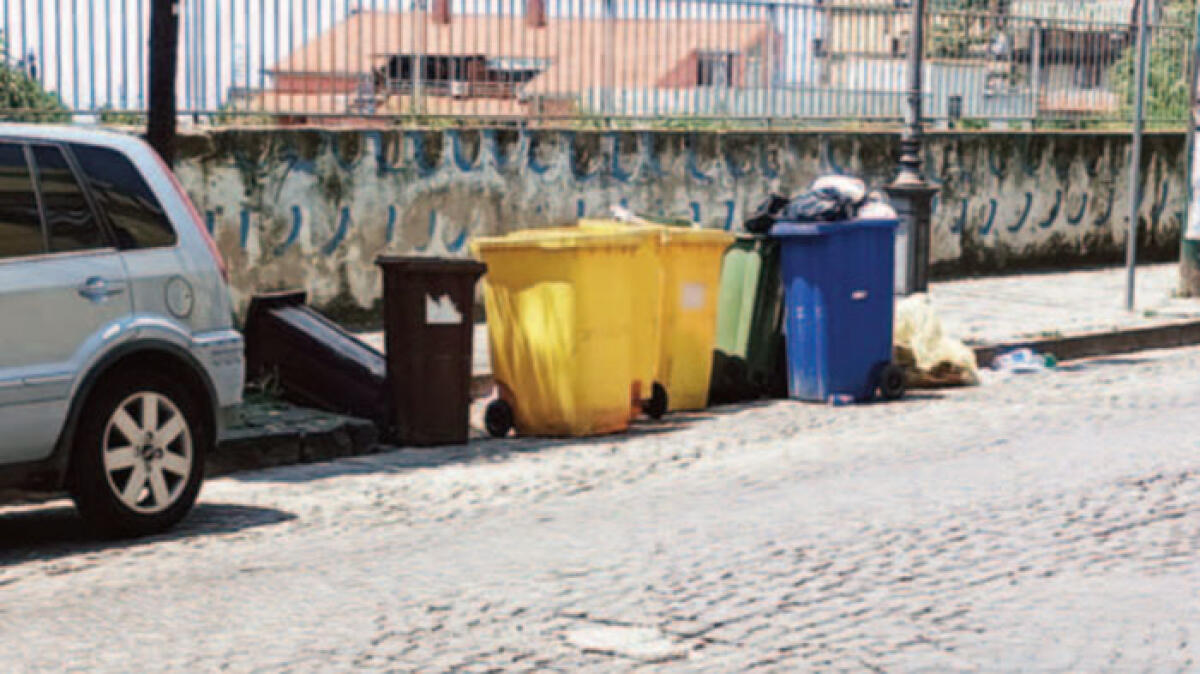 Incivili e rifiuti, 100 multe nella città vesuviana - 