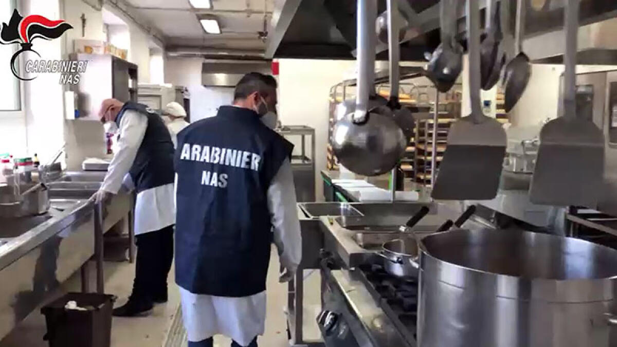 Freselle nella sporcizia, sequestrato carico da 160 chili - 