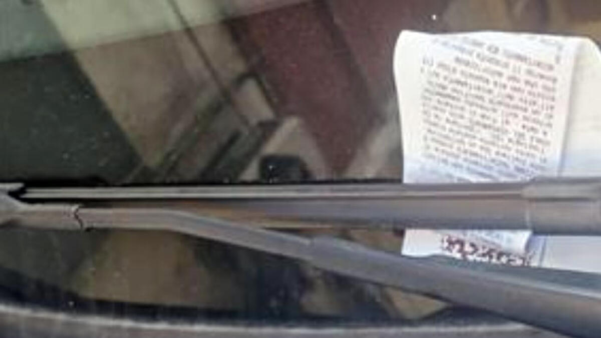 Attenti alle finte multe sull'auto: come riconoscerle - 