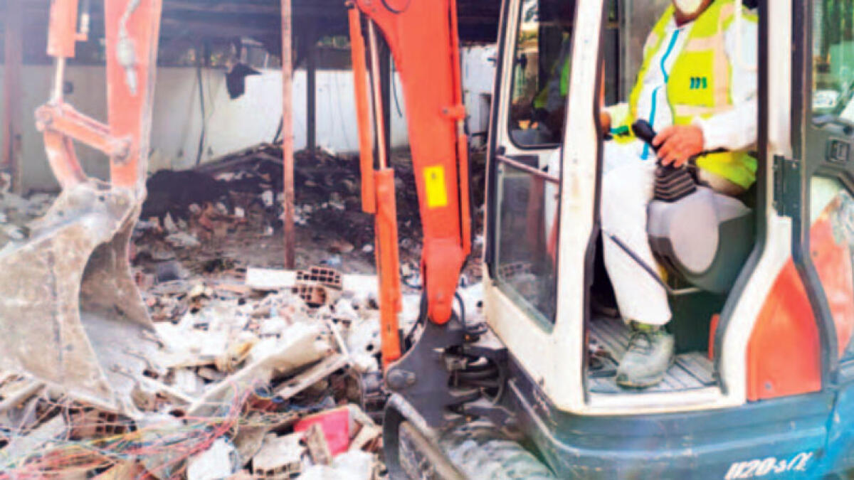 Chalet dei Vip abusivo, demolizione partita dopo 14 anni - 