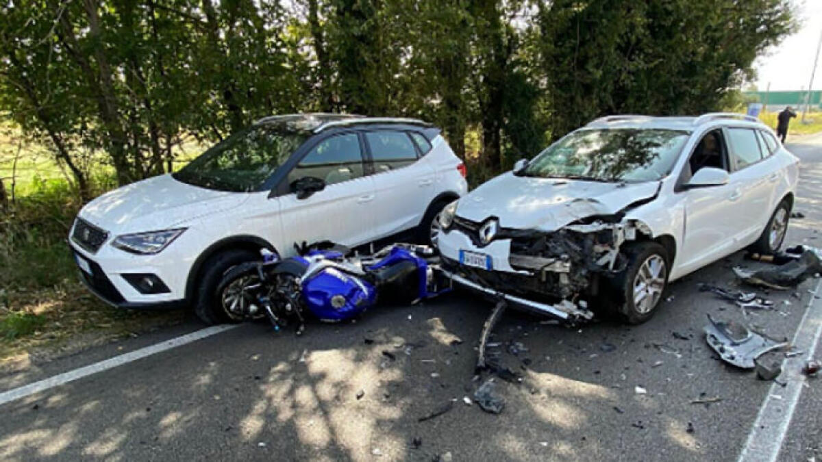 Terribile incidente in Campania: morti fidanzati, lei oggi compiva 22 anni - 