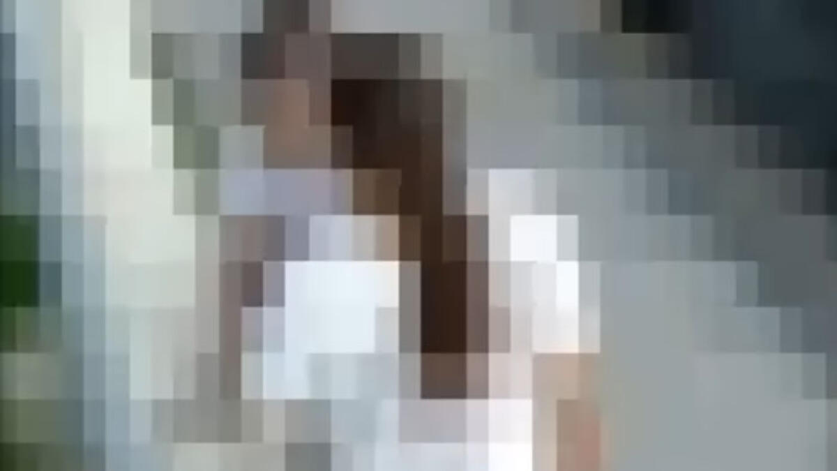 Baby-bulle si picchiano in strada: "strascini" e feroci insulti finiscono sul web - 