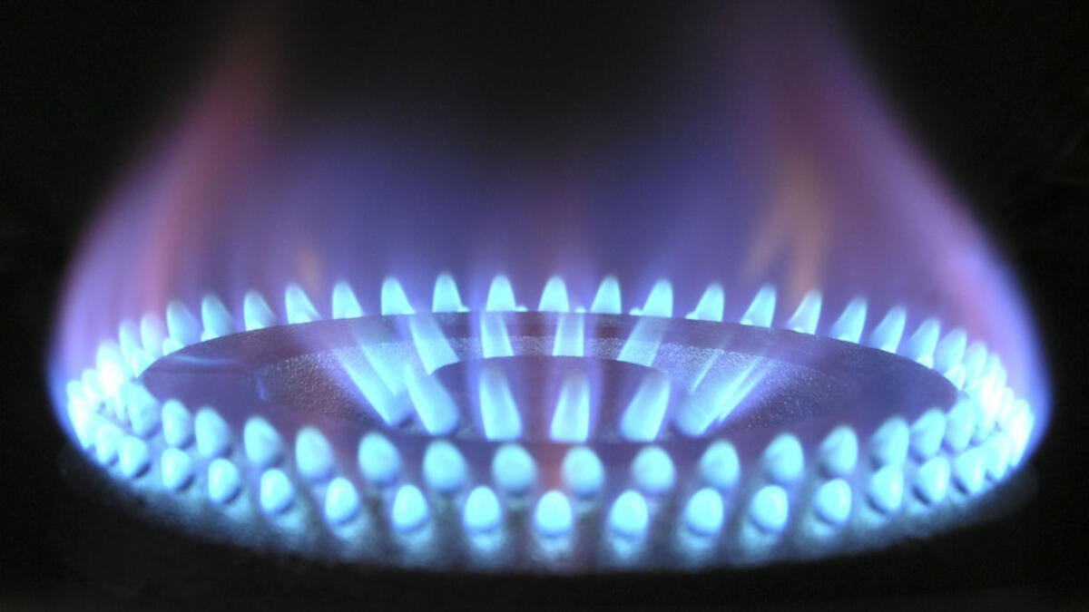 Gas, arriva la nuova stangata: farà aumentare bollette, carburanti e spesa - 