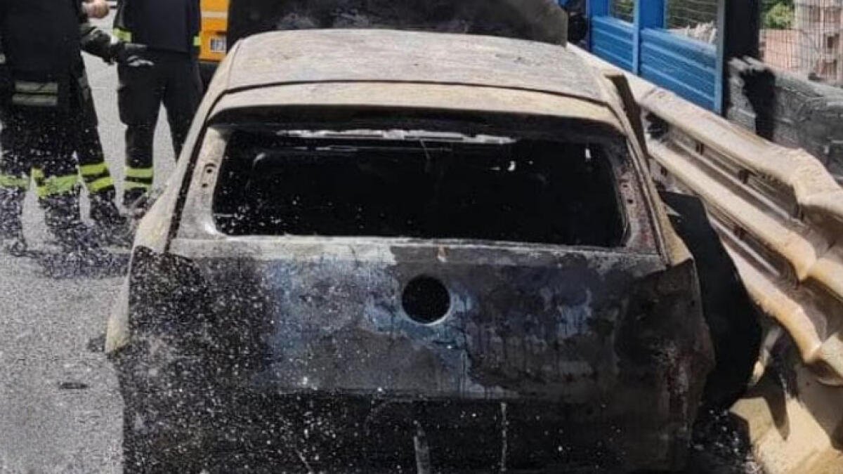 Bomba fa esplodere auto a Sant'Anastasia - 