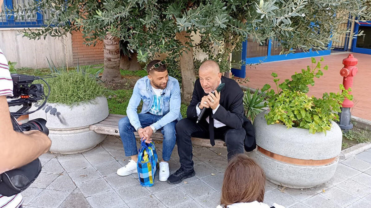 Le Iene a Poggiomarino con Giulio Golia: indagini sul "mistero" di Alessandro - 