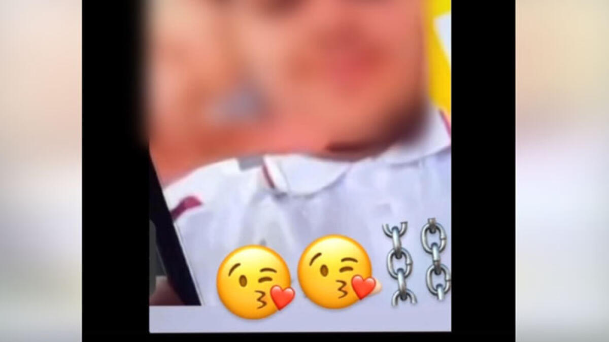 Il killer di Giogiò con il telefono in carcere manda cuori sui social - 