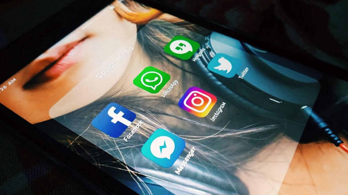 Porta via cellulare a una ragazza, il rapinatore ha 13 anni - 