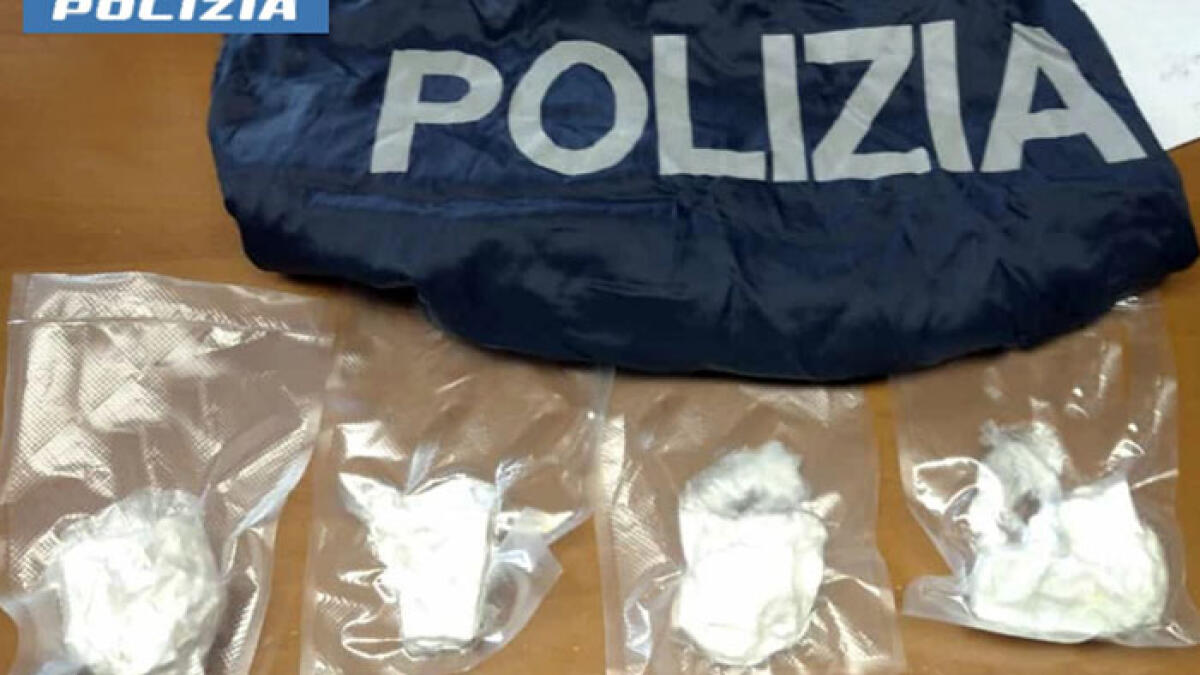 Cocaina nei cuscini del divano, preso noto narcos a Ottaviano - 