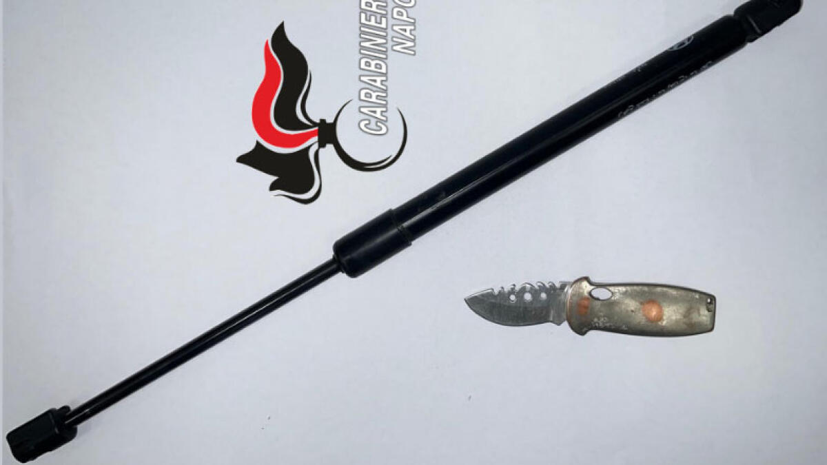 Notte di controlli, giovani armati di coltelli a serramanico e sfollagente - 