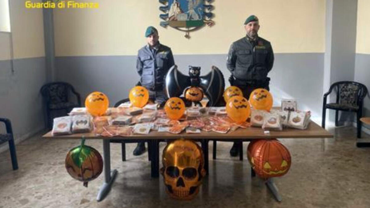 Halloween sicuro, oltre 100mila i prodotti sequestrati a Napoli e provincia - 