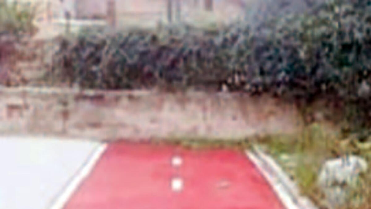 La pista ciclabile finisce contro un muro - 