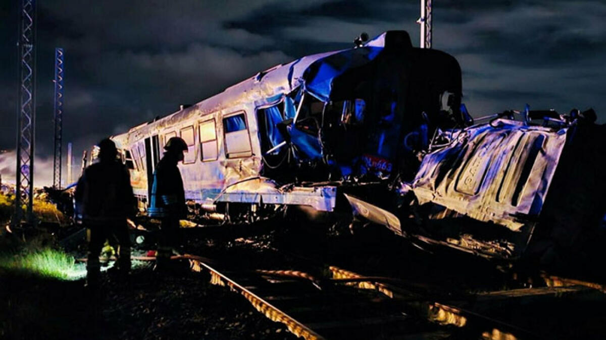Treno travolge camion, muoiono la capotreno e l'autotrasportatore - 