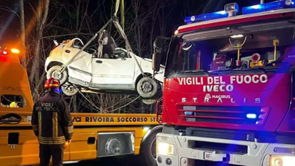 Auto nella scarpata, muoiono madre e figlia - 