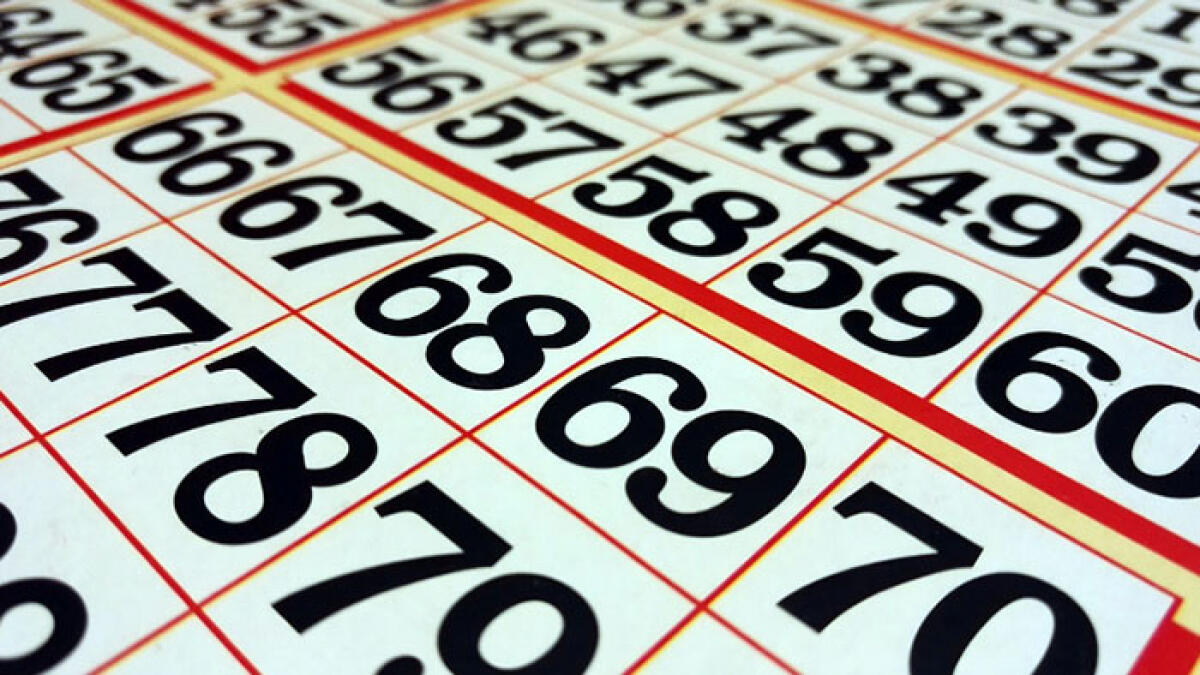 Tombola abusiva e cena spettacolo per 100 persone: tutti scoperti e mandati via - 