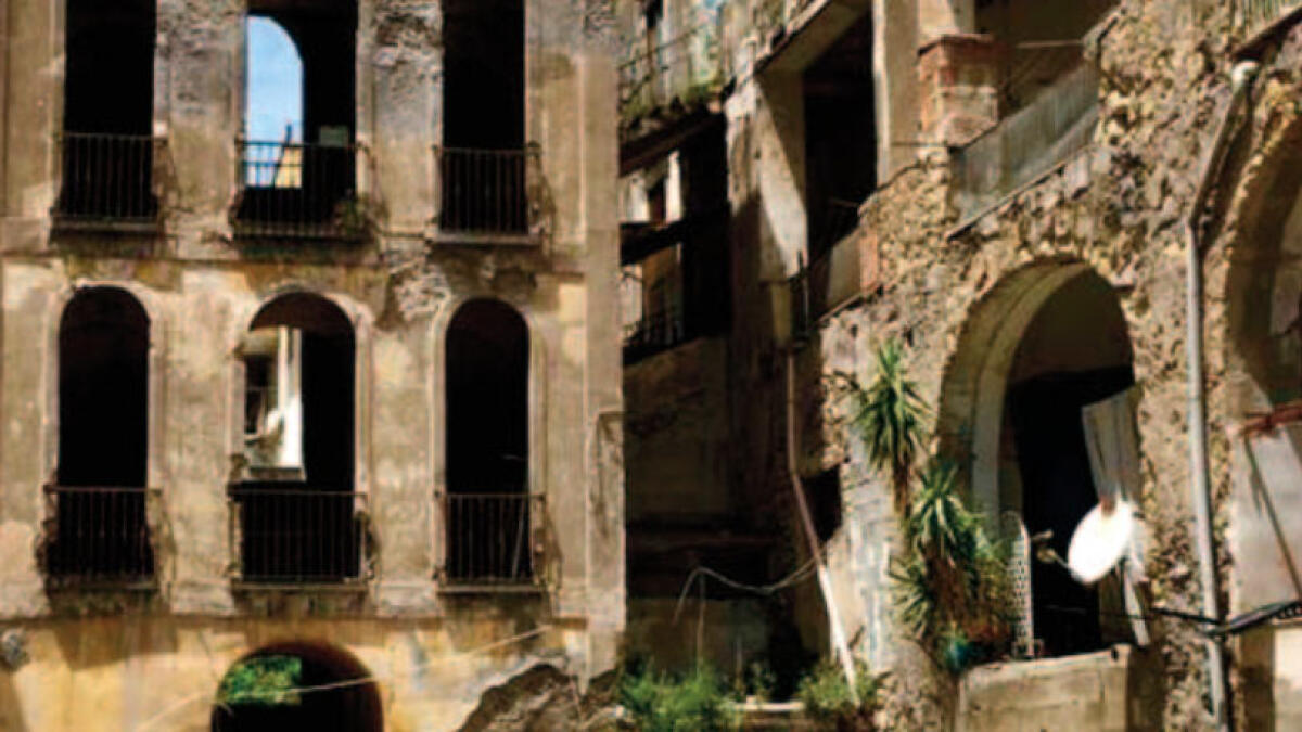 Palazzo Fienga, l'ex roccaforte del clan Gionta sarà abbattuta - 