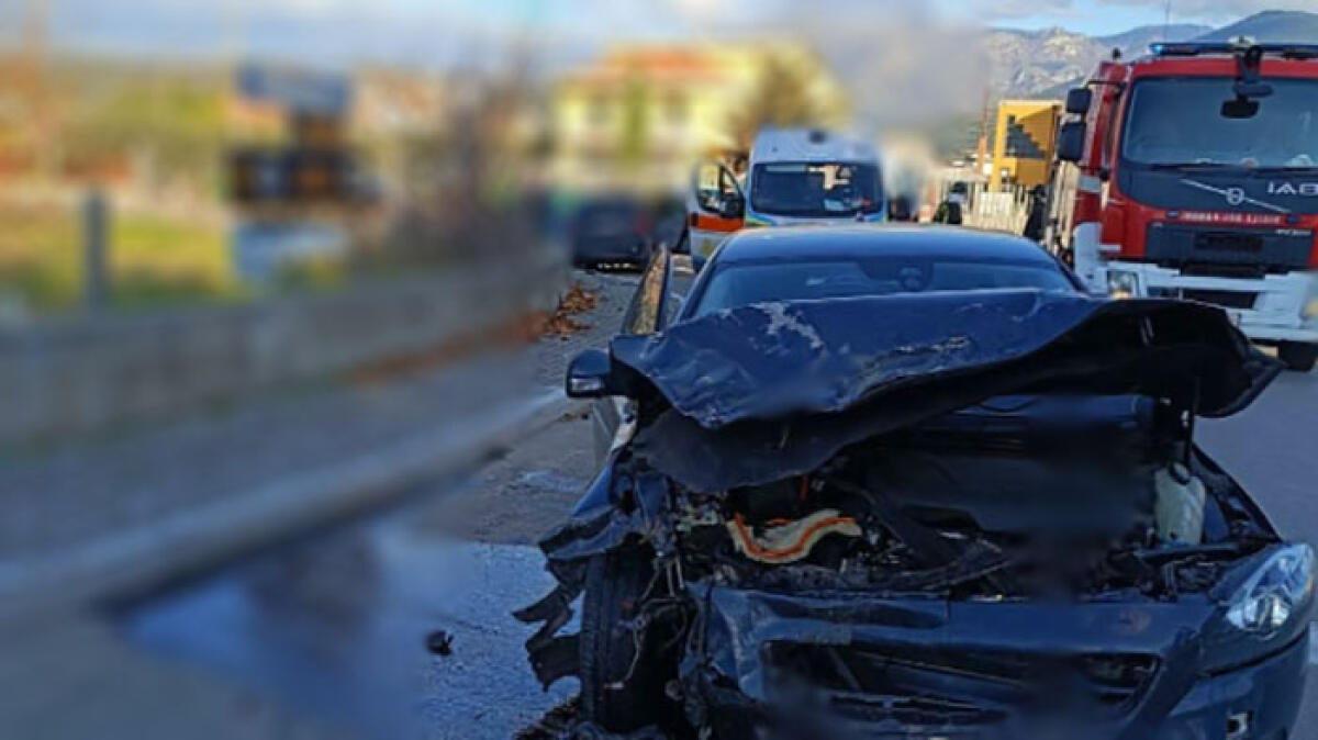 Incidente frontale sulla Statale, donna muore sul colpo - 