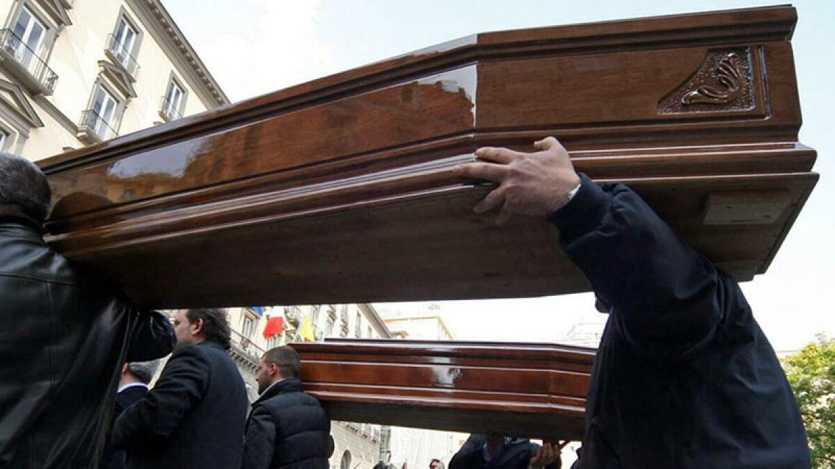 Impresa funebre fuorilegge chiusa nei Paesi Vesuviani - 