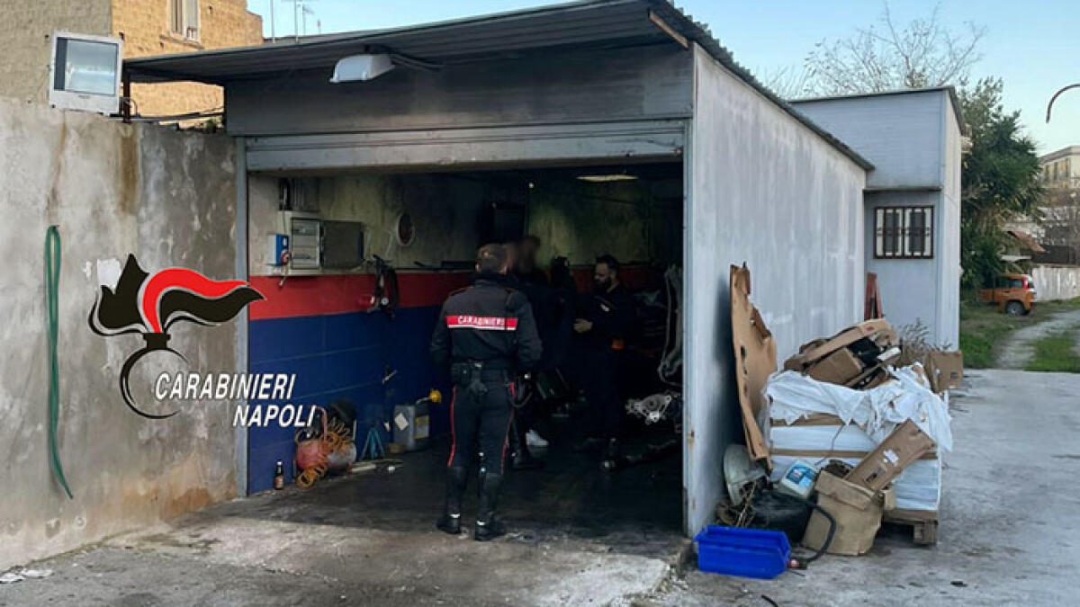 Auto rubate e cannibalizzate, scoperto il deposito - 