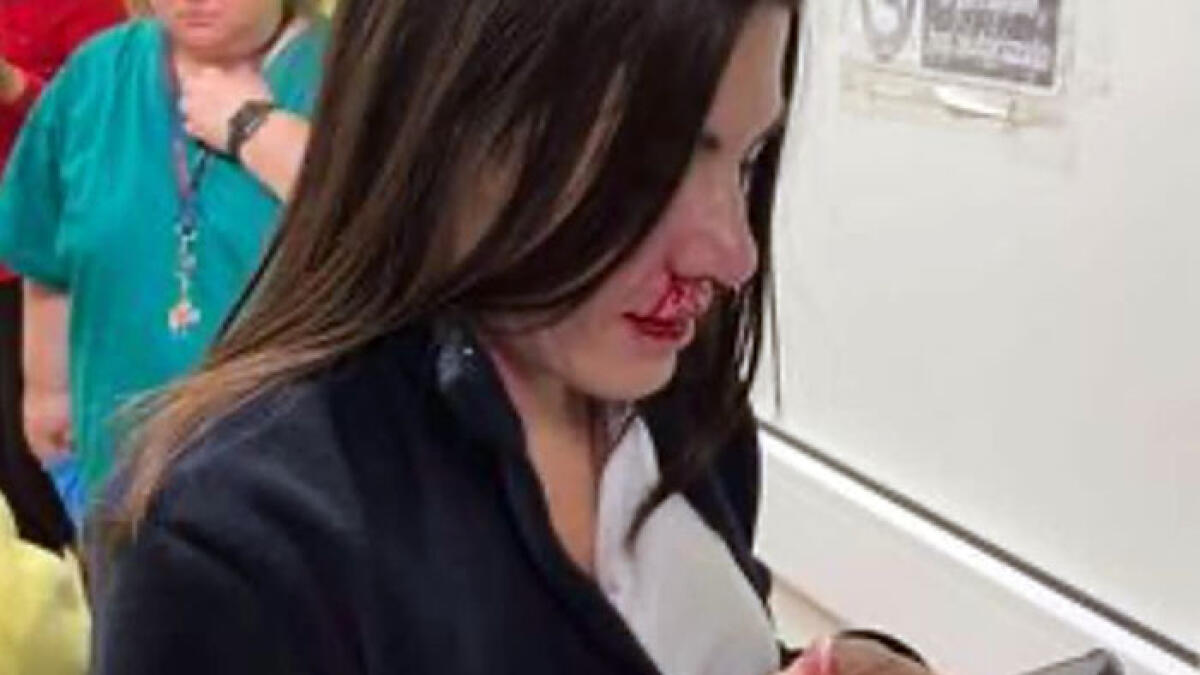 Infermiera presa a pugni all'ospedale di Castellamare: naso fratturato e dente rotto - 