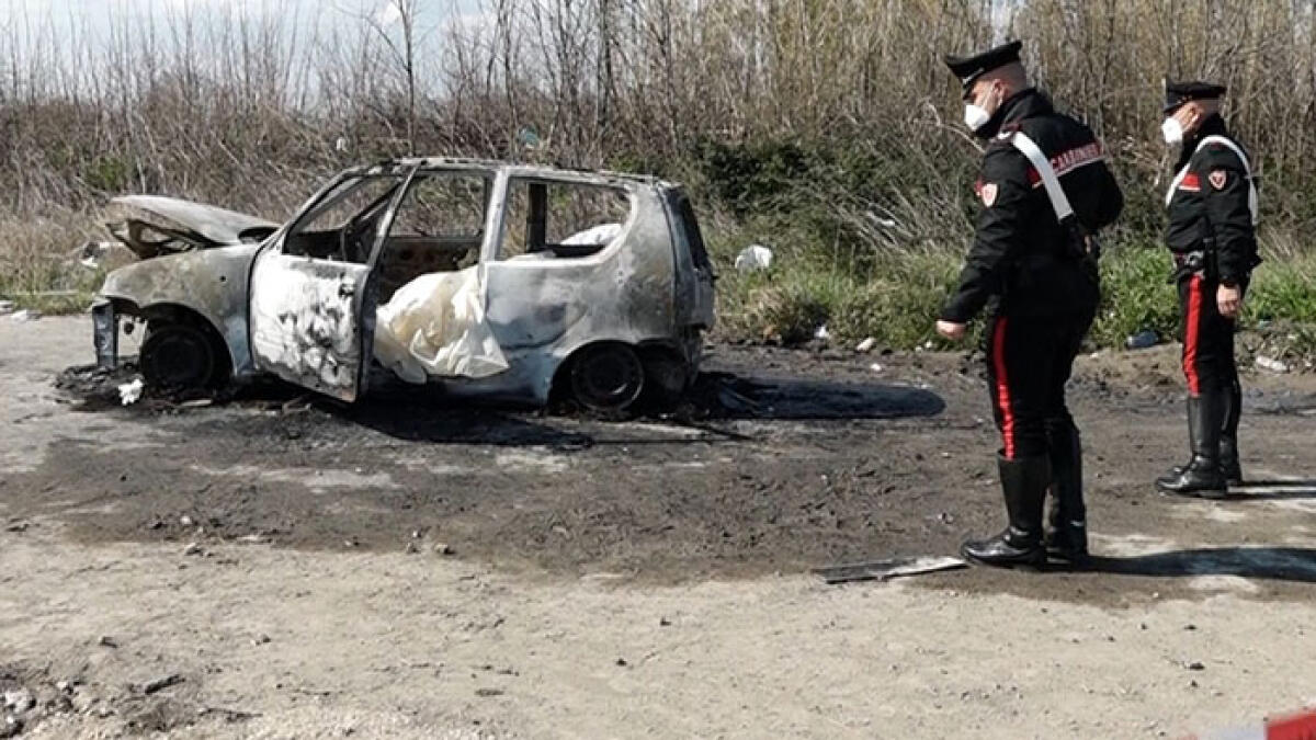 Gli diede fuoco nell'auto, ex moglie arrestata per l'omicidio nel Nolano - 