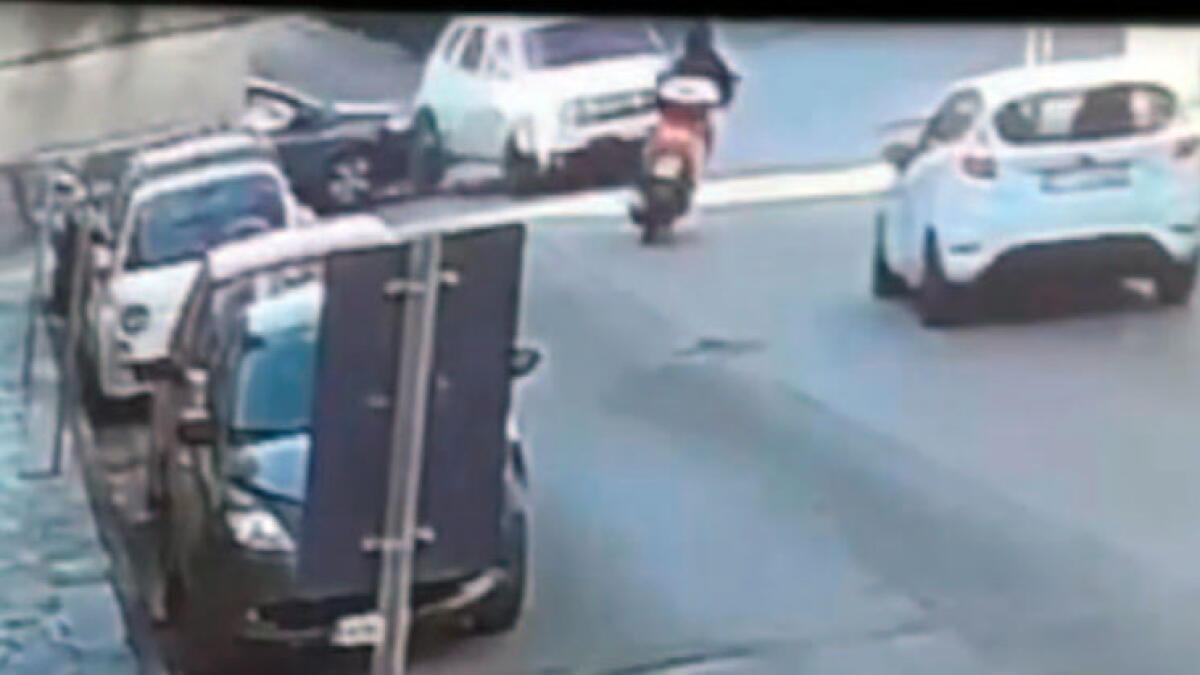 Scontro tra due auto e uno scooter a Torre: ferito in condizioni critiche - 