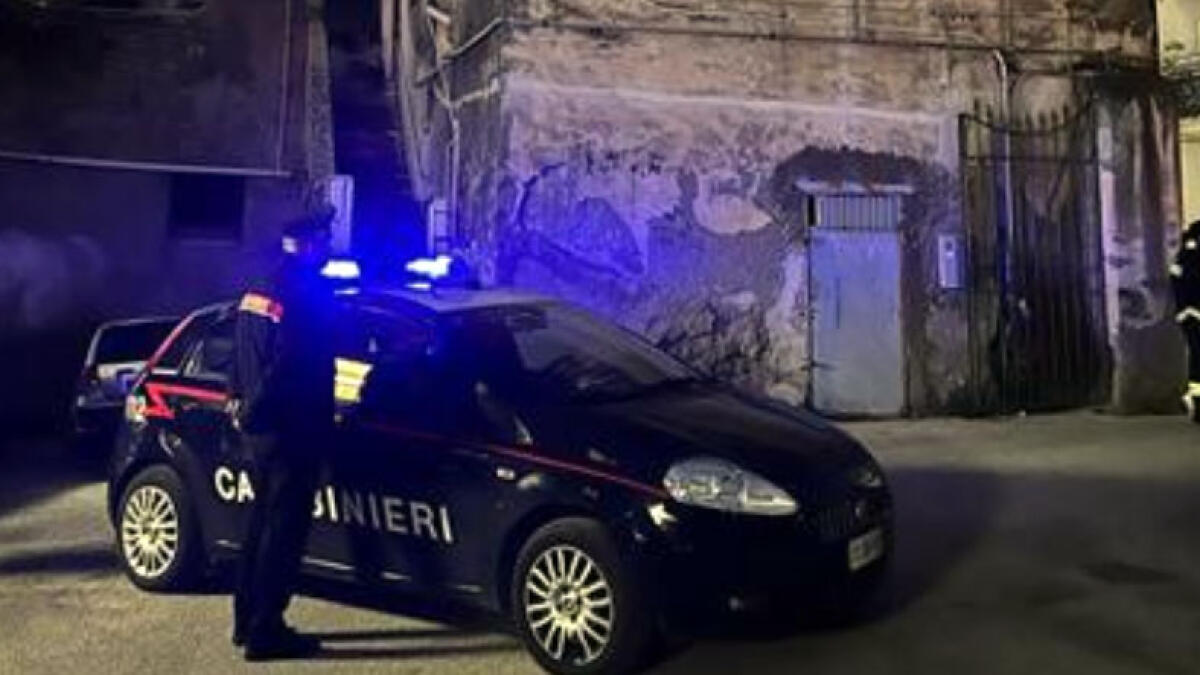 Crolla solaio nei Paesi Vesuviani, donna resta ferita - 