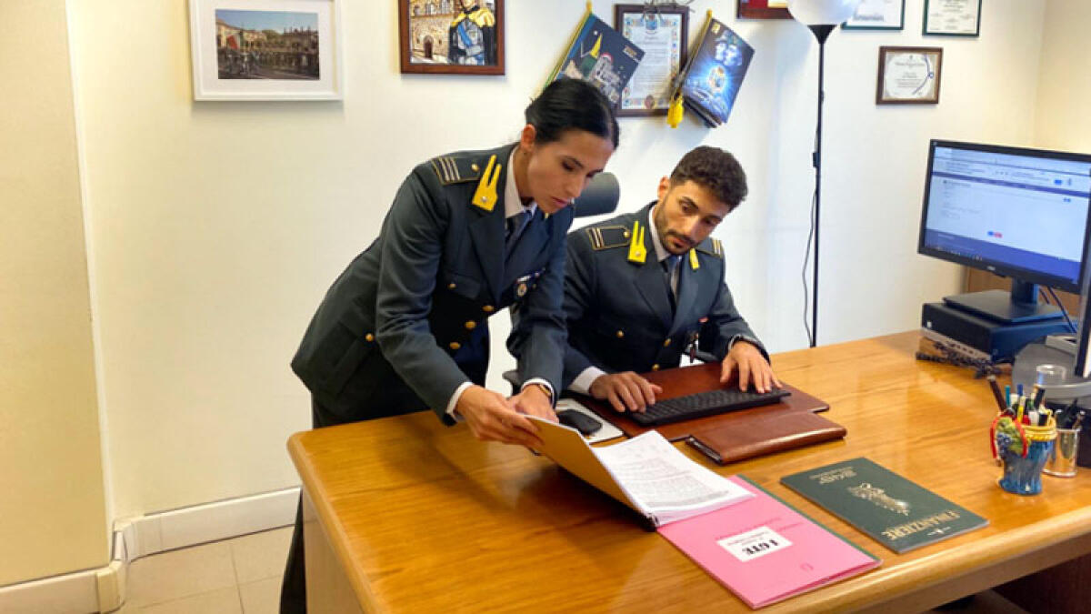 Progetti copiati da tesi di laurea, sequestri da oltre mezzo milione per due società nel Vesuviano - 