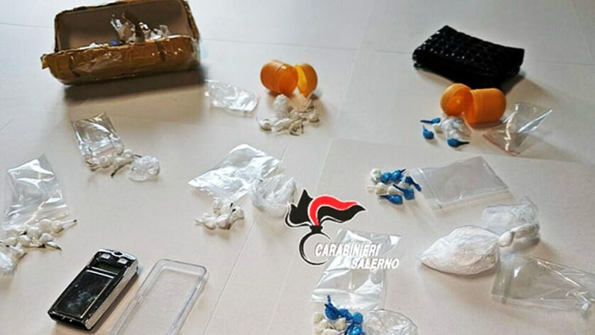 Nasconde la droga nei contenitori degli Ovetti Kinder, preso minore a Scafati - 