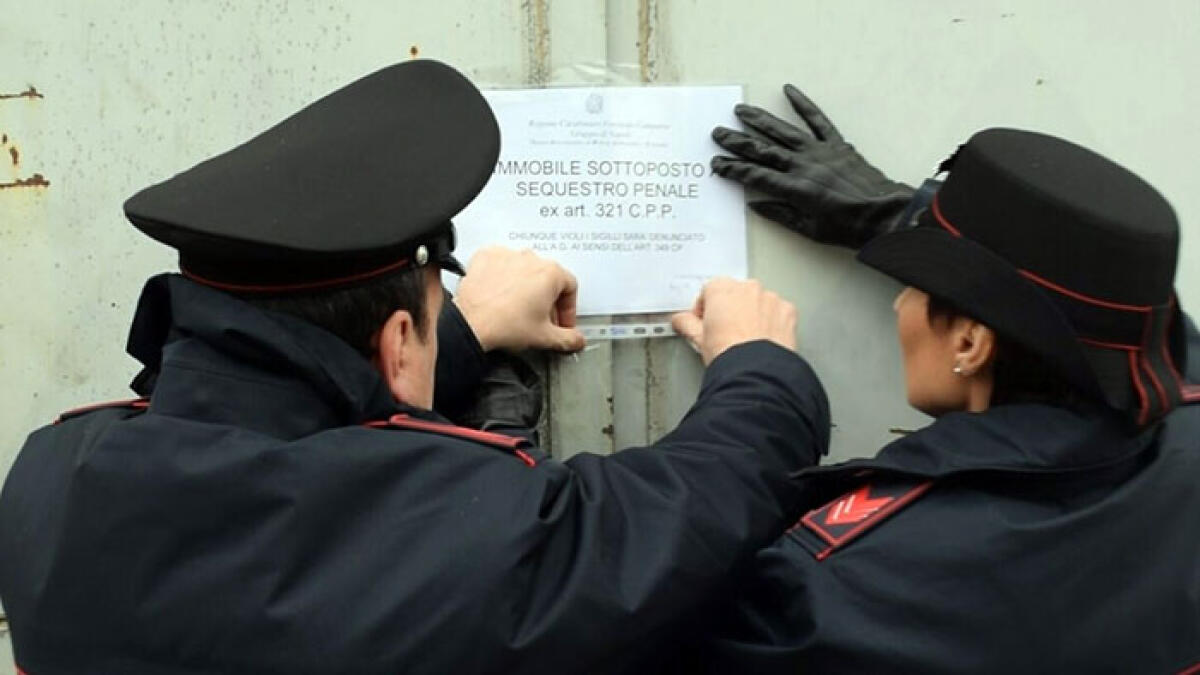 Sigilli ad un'officina a Striano - 