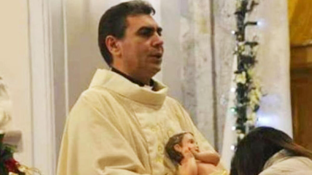 Malore in sacrestia, don Donato muore dopo la messa - 