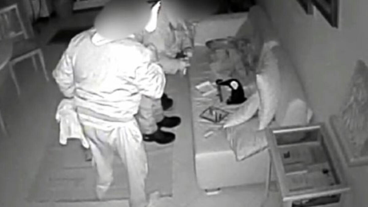 Ladri in casa, coppia derubata nel giro di pochi minuti - 